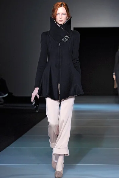 Look 16